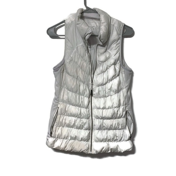 Jackets & Blazers - White Puff Zip Up Vest Size Medium